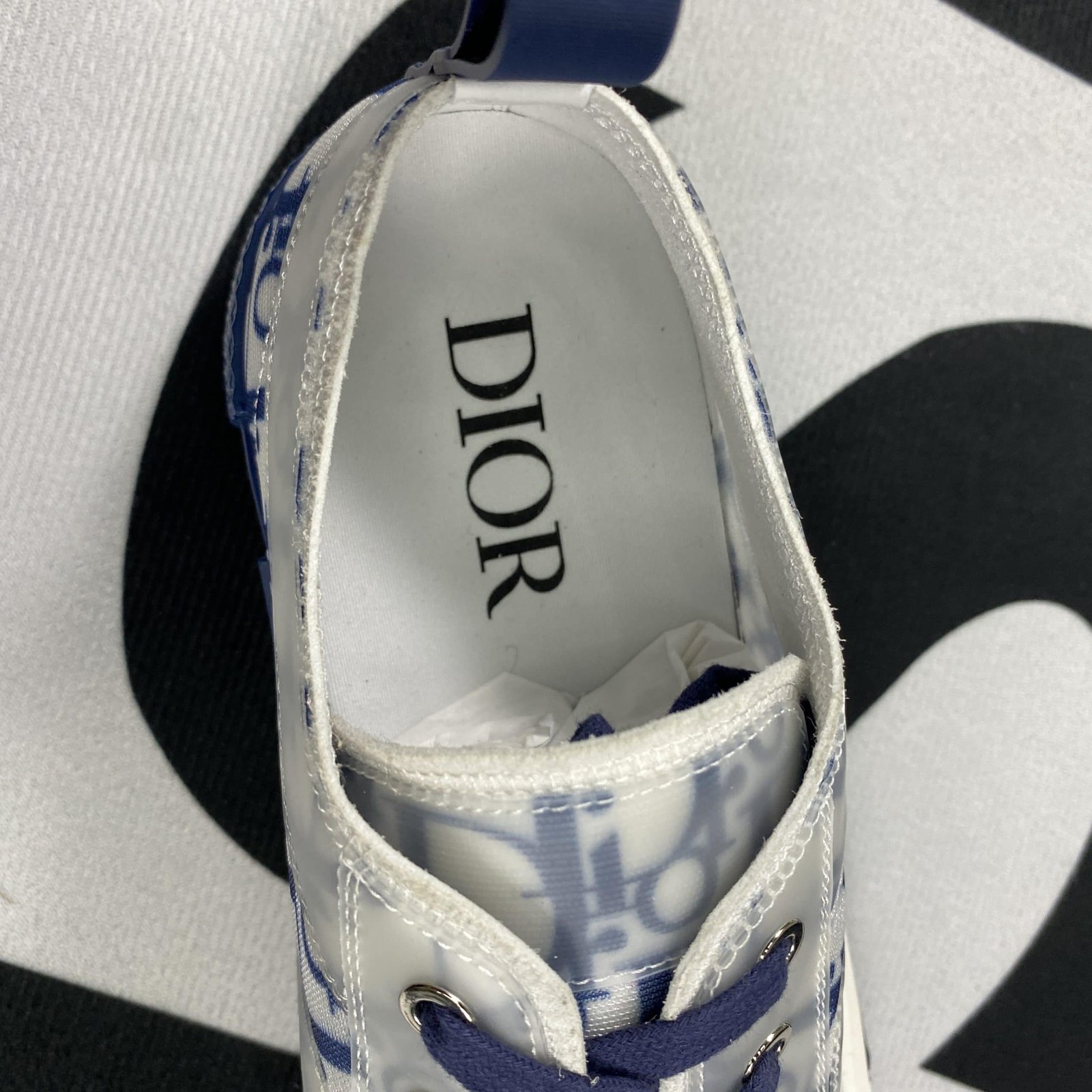 D10r B23 High Top Sneaker 8