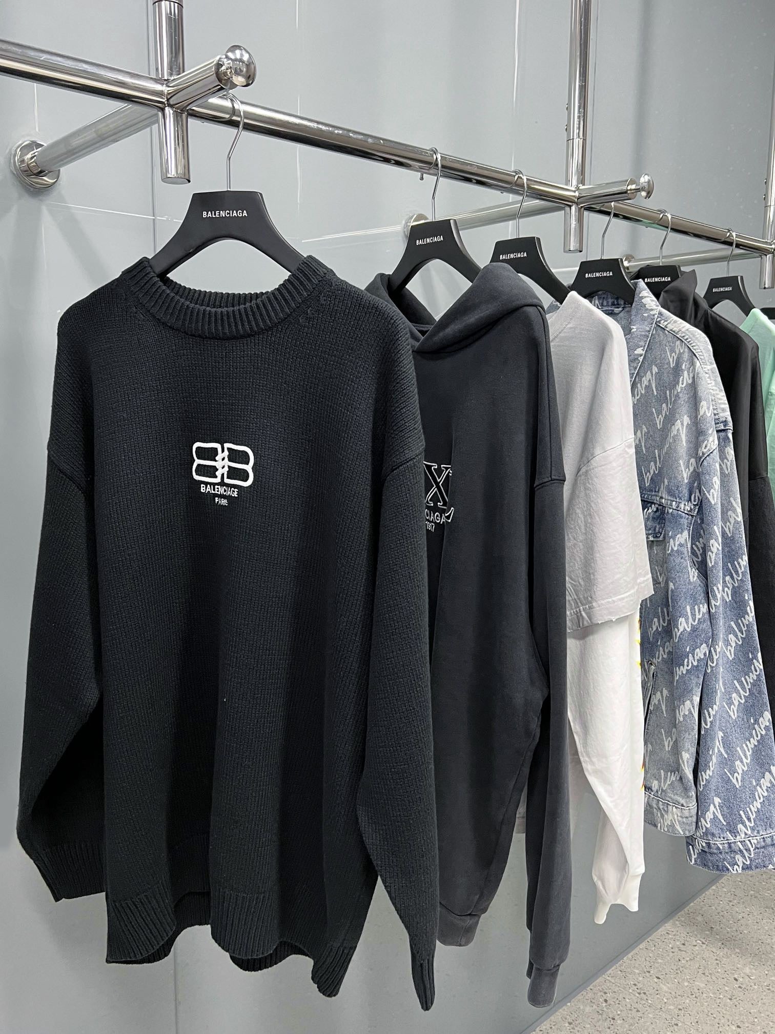 Ba1en*iaga Sweater