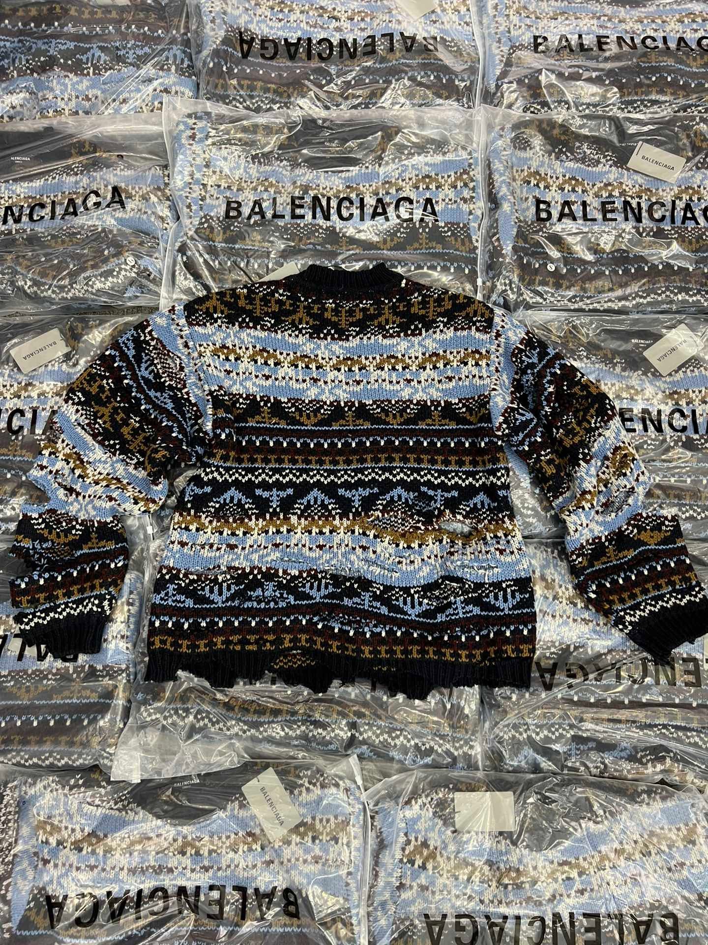 Ba1en*iaga Sweater