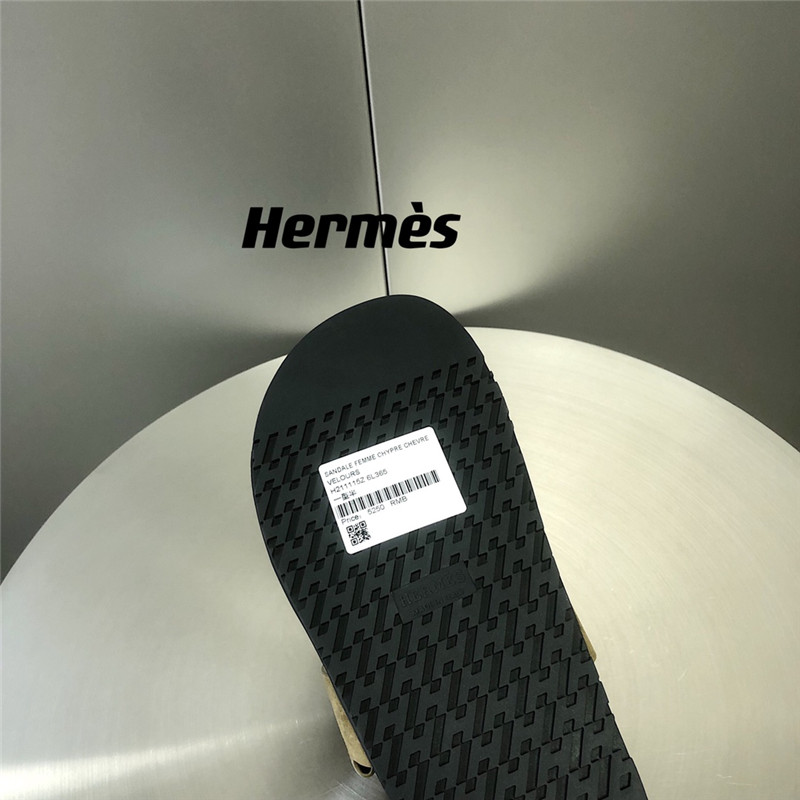 H**me5 GENIUS second uncle sandals