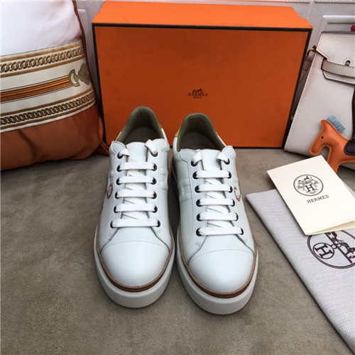H**me5 sneaker