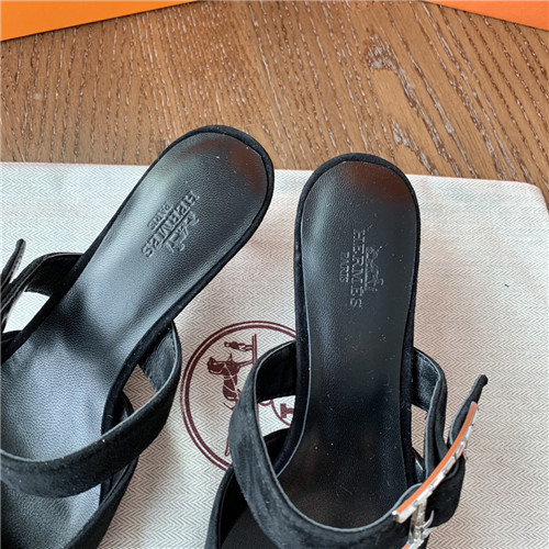 H**me5 heeled sandals