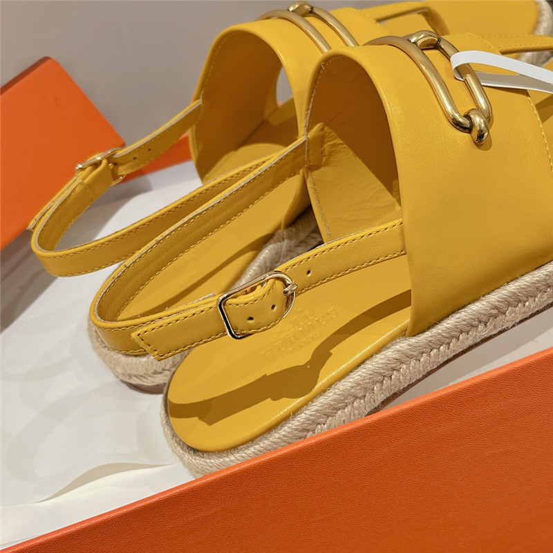 H**me5 knitted flat sandals