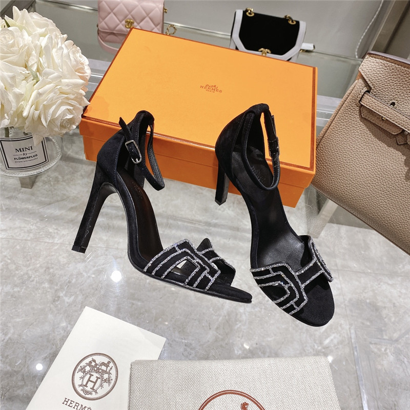 H**me5 heel sandals