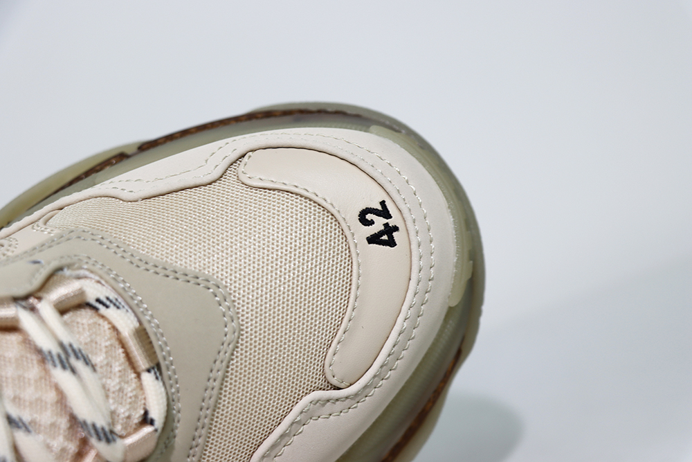 Ba1en*iaga TRIPLE S SNEKAER Milky white