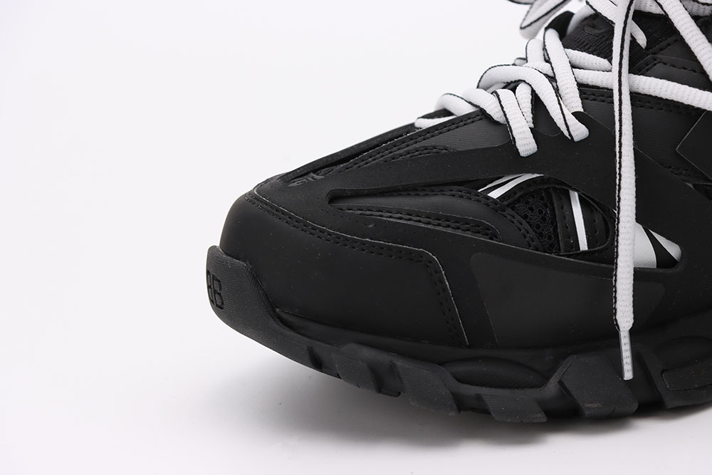Ba1en*iaga Track.2 Trainer Black