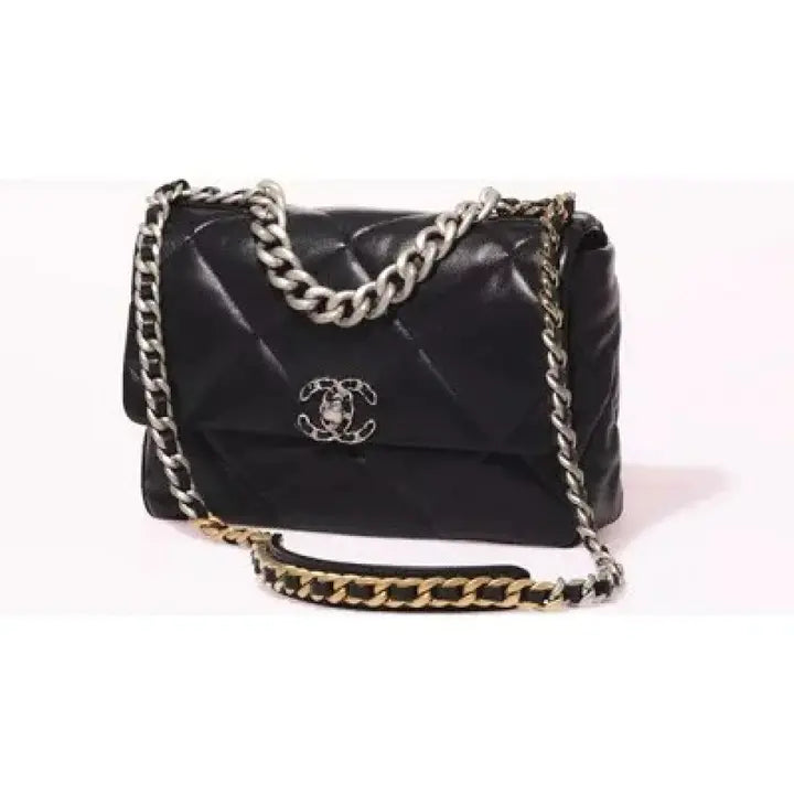 19 LARGE HANDBAG