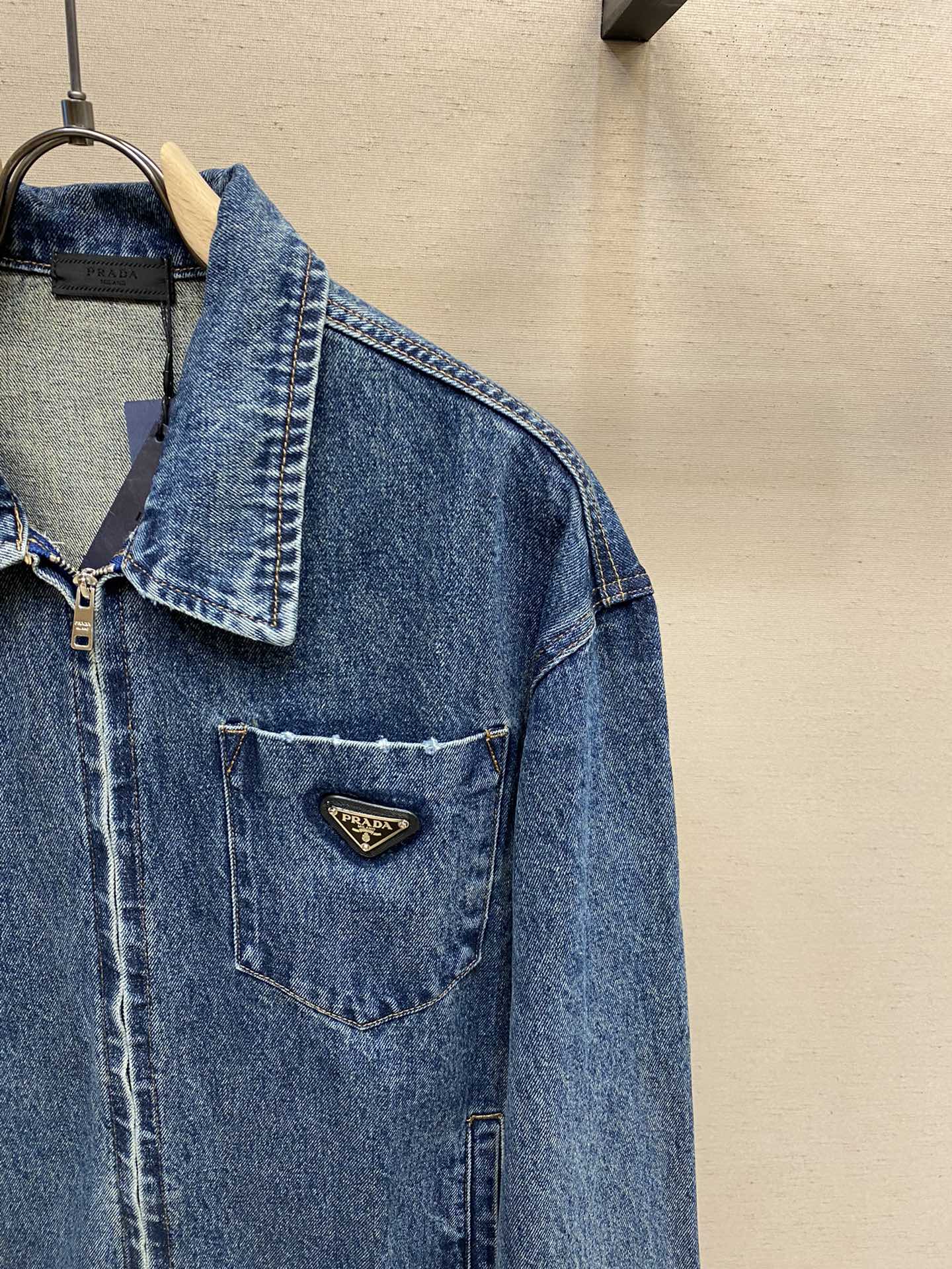 Pra*a Jacket