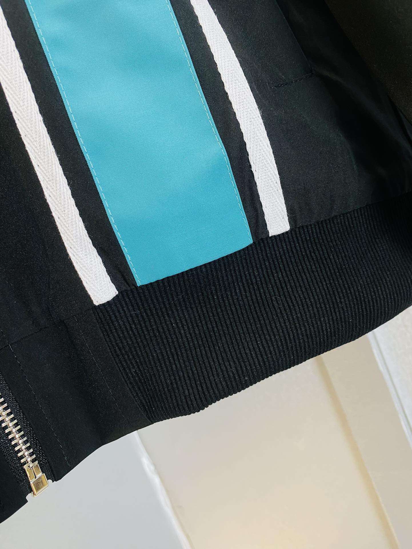 Pra*a Jacket
