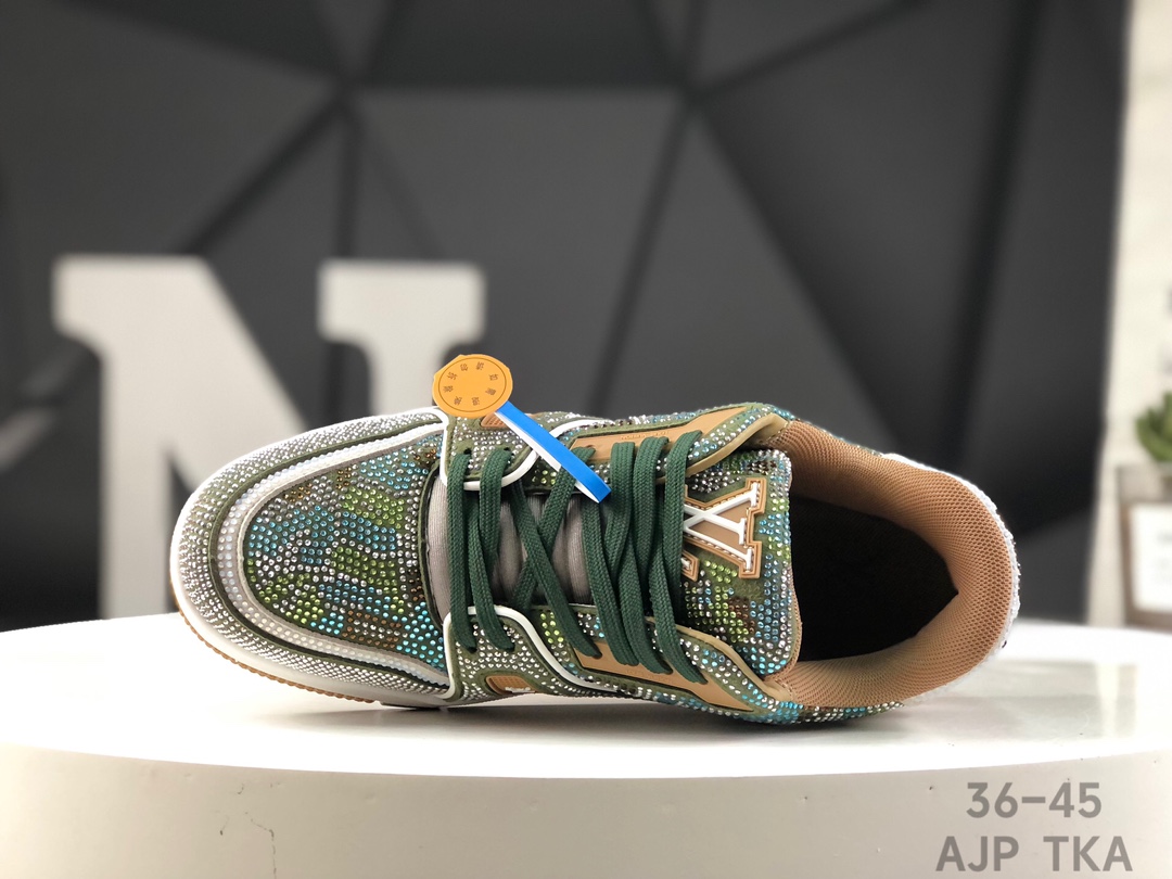 L0vis Vvtt0n Trainer Crystal Embellished Sneakers Replica