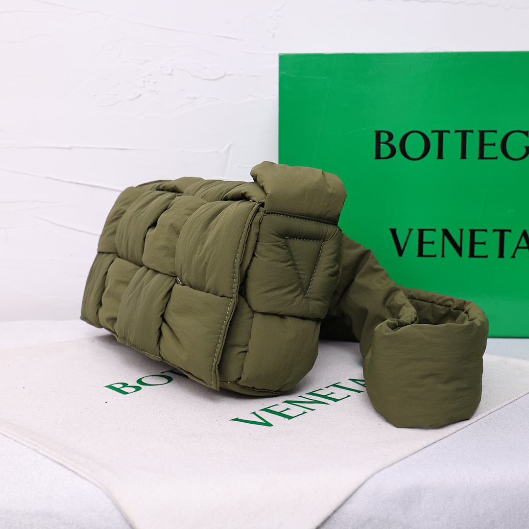 Best Replica B0tt*ga Ven*ta Bags(ColaReps)
