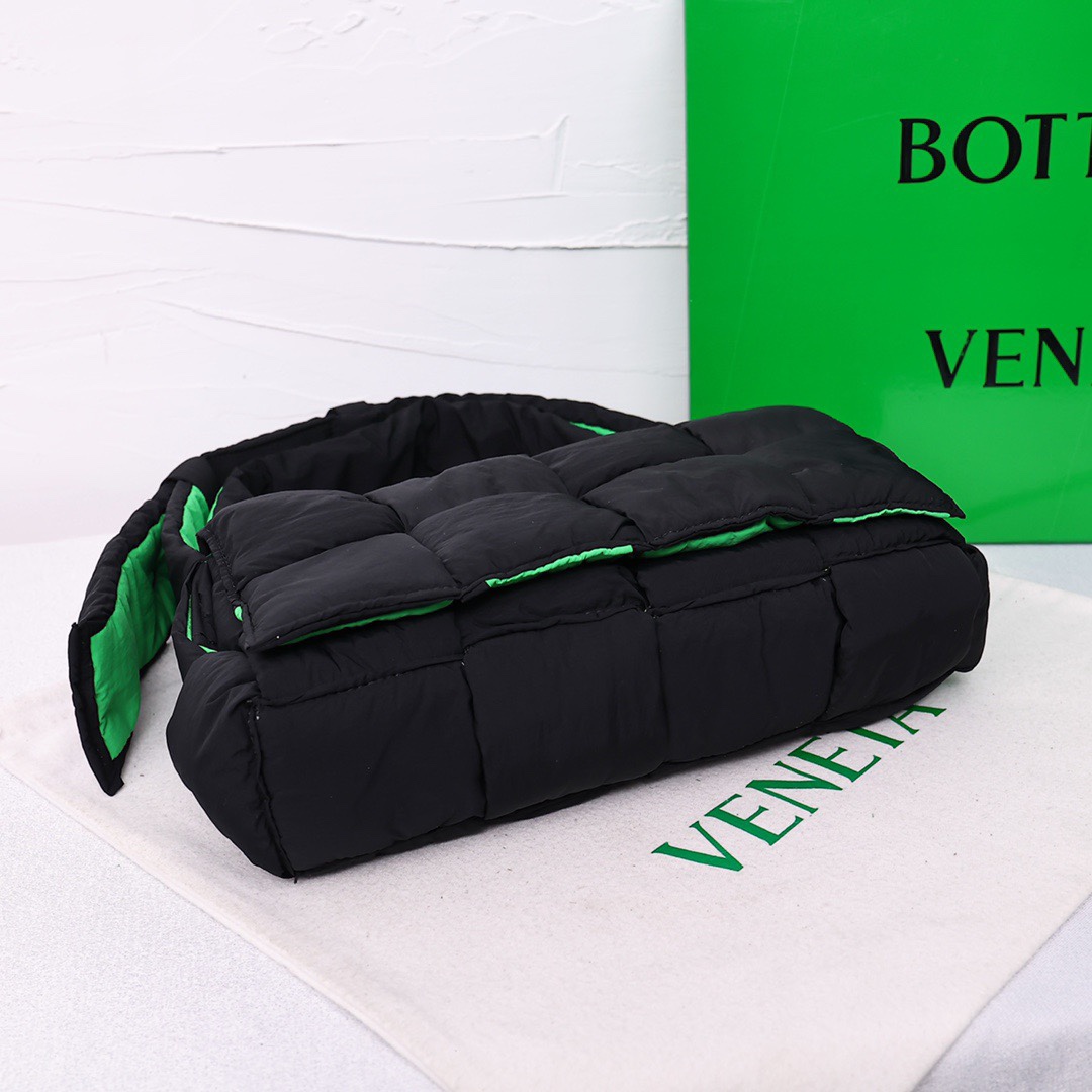 Best Replica B0tt*ga Ven*ta Bags(ColaReps)