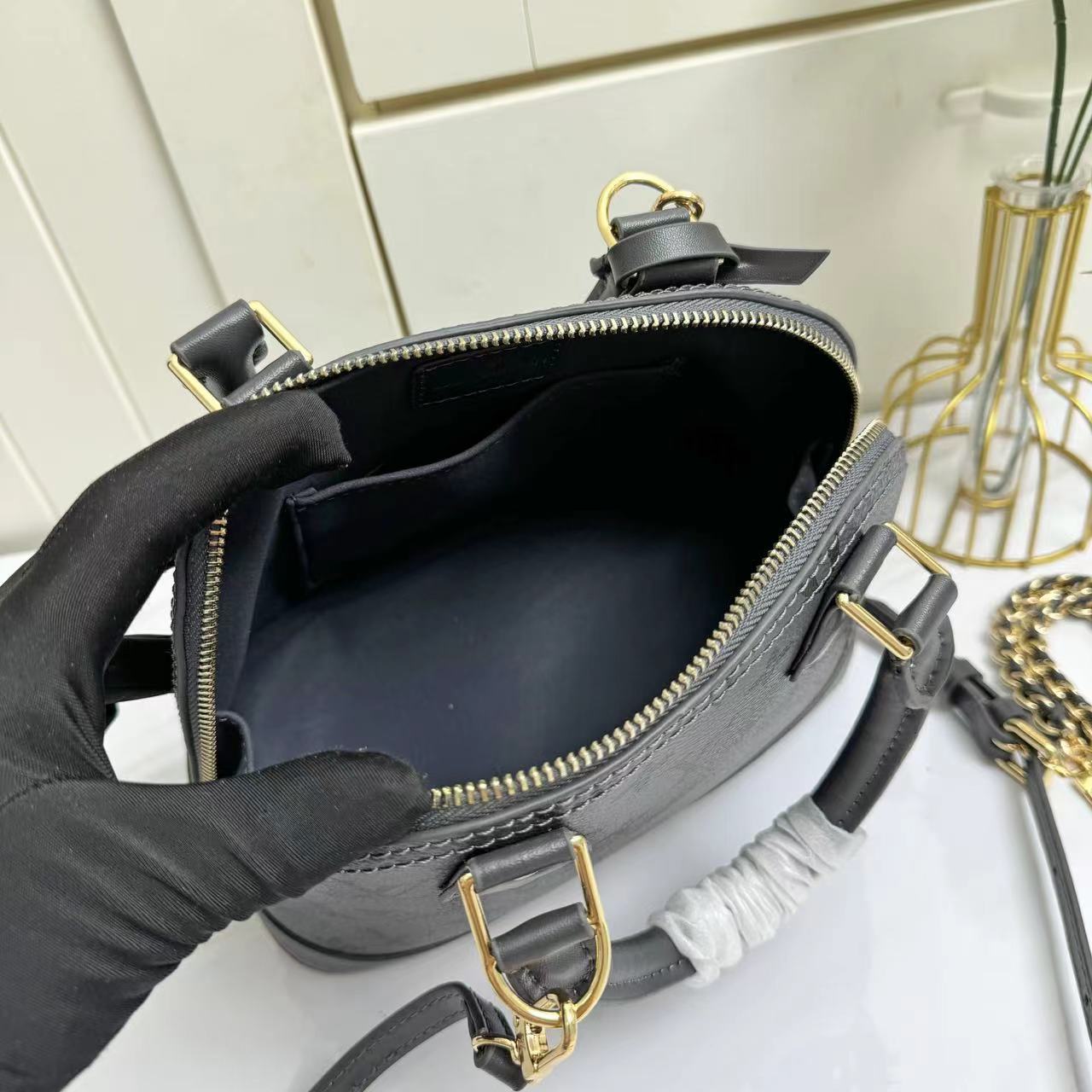 L0vis Vvtt0n Alma BB handbag rep