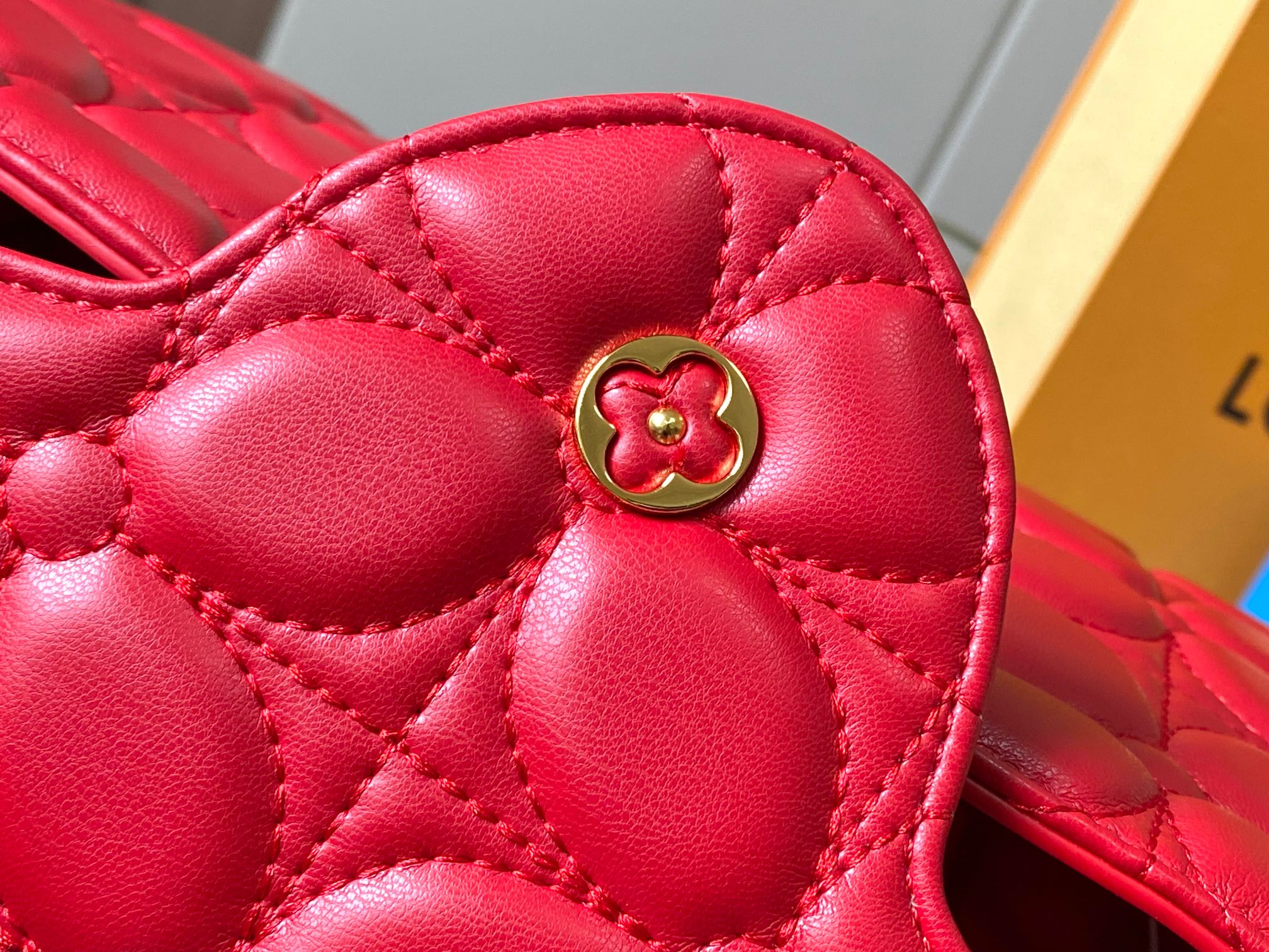 L0vis Vvtt0n Monogram Red Handbag Replica