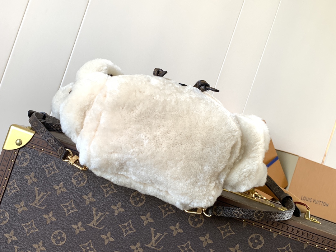 L0vis Vvtt0n Nano Teddy Backpack rep