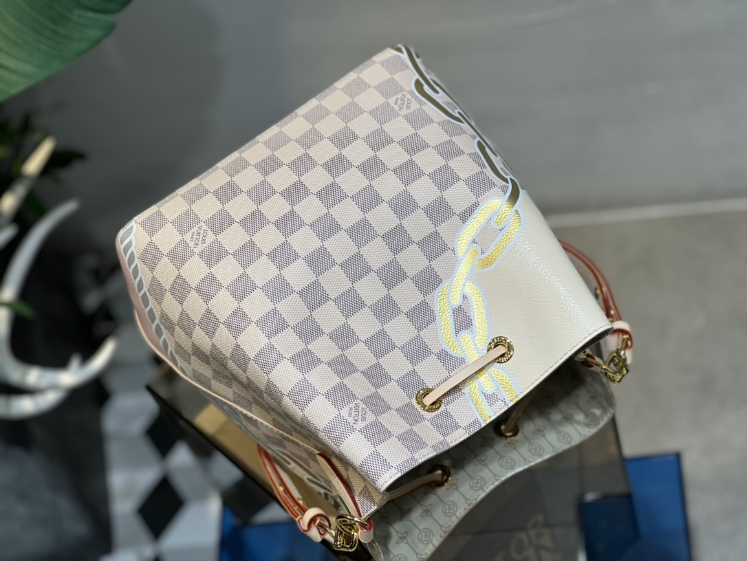 L0vis Vvtt0n Damier Azur