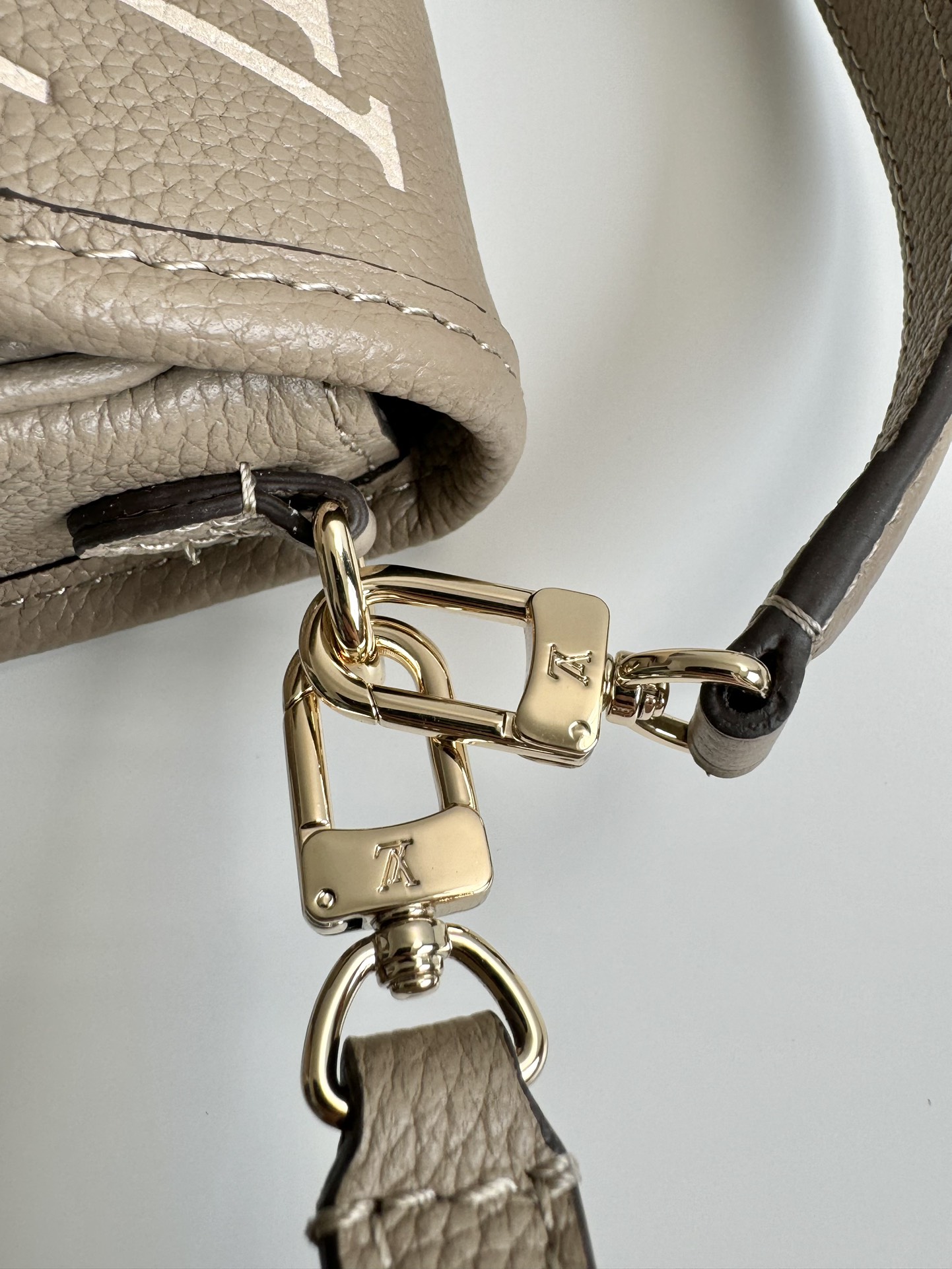 L0vis Vvtt0n Monogram Empreinte