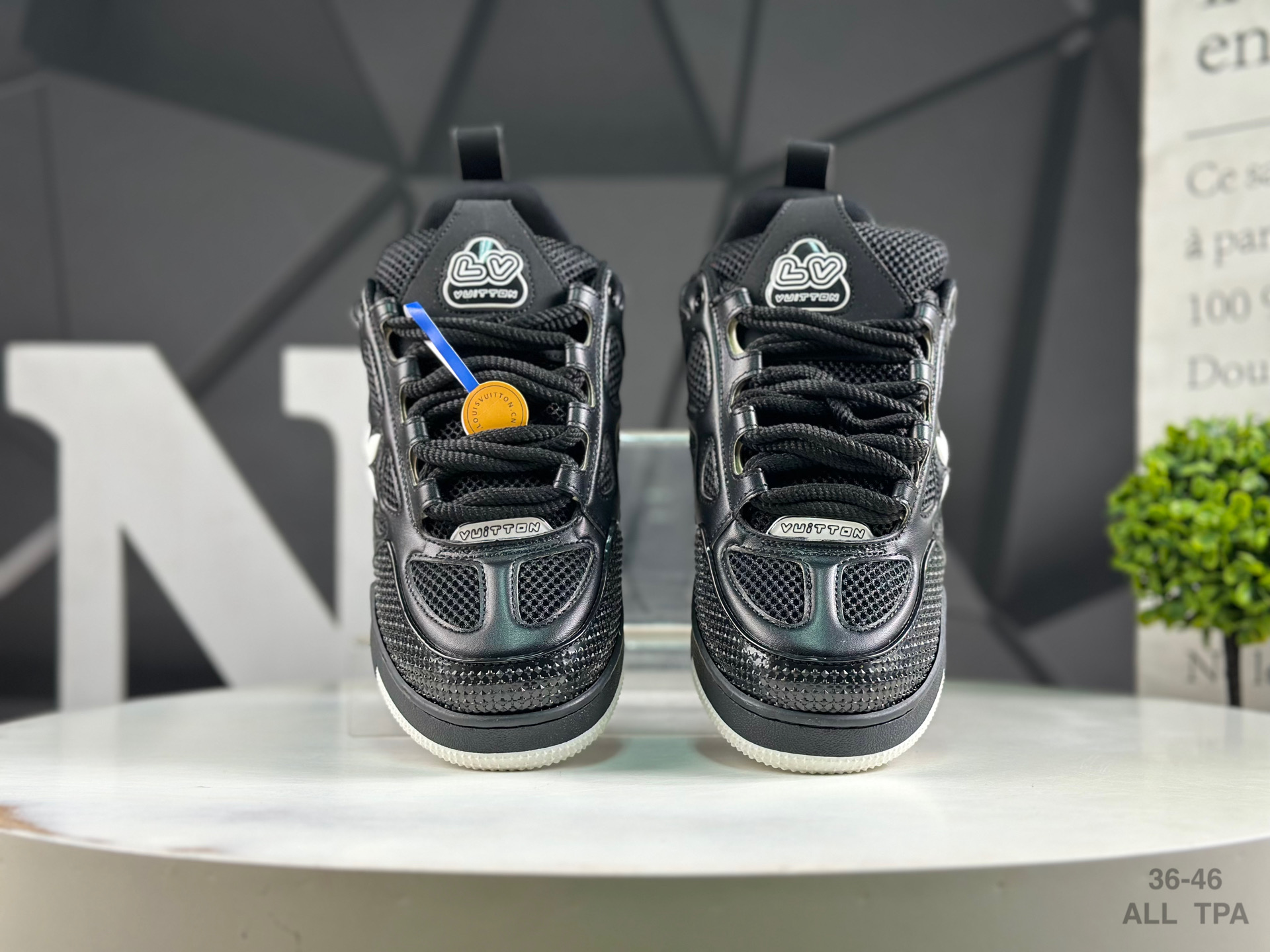 LV Stylish Low-Top Sneakers: Elevate Your Footwear Game